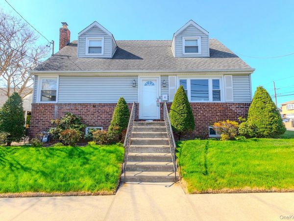 4 Fairfax Street , Valley Stream, NY 11580