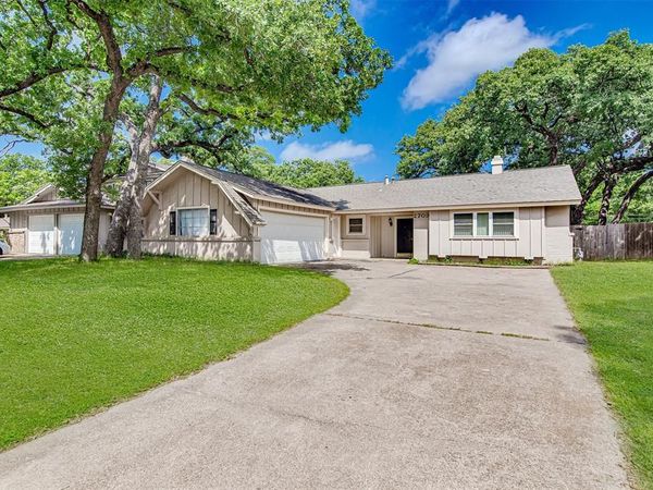 2709 Norwood Lane , Arlington, TX 76013