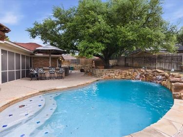 8325 Crosswind Drive, Fort Worth, TX 76179