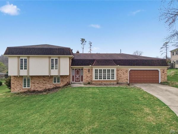 6835 Saint Laurent Circle, Washington TWP, OH 45459