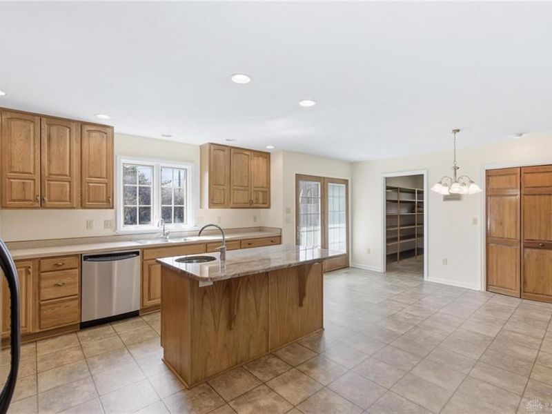 6835 Saint Laurent Circle, Washington Township, OH 45459 Photo 14