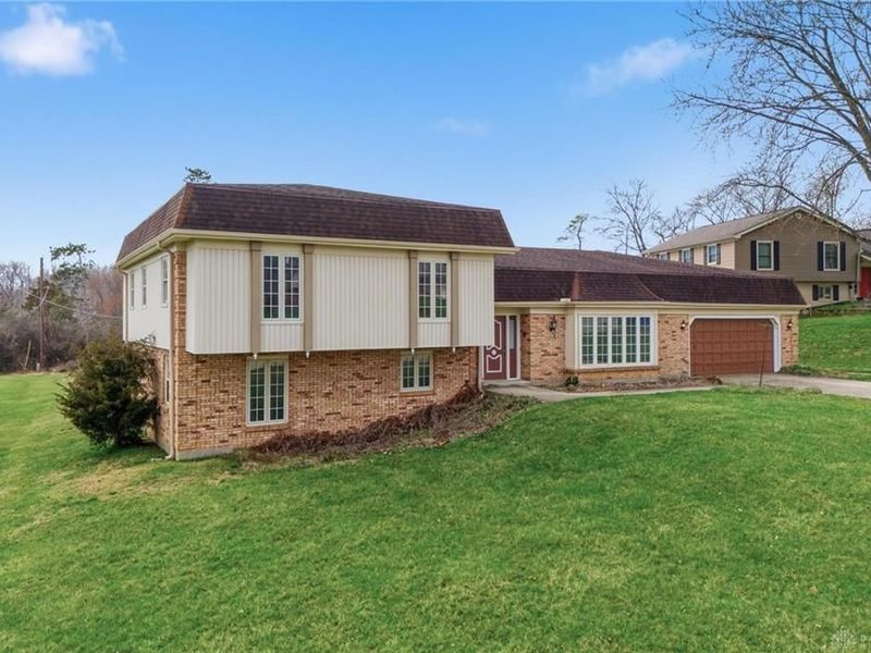 6835 Saint Laurent Circle, Washington Township, OH 45459 Photo 2