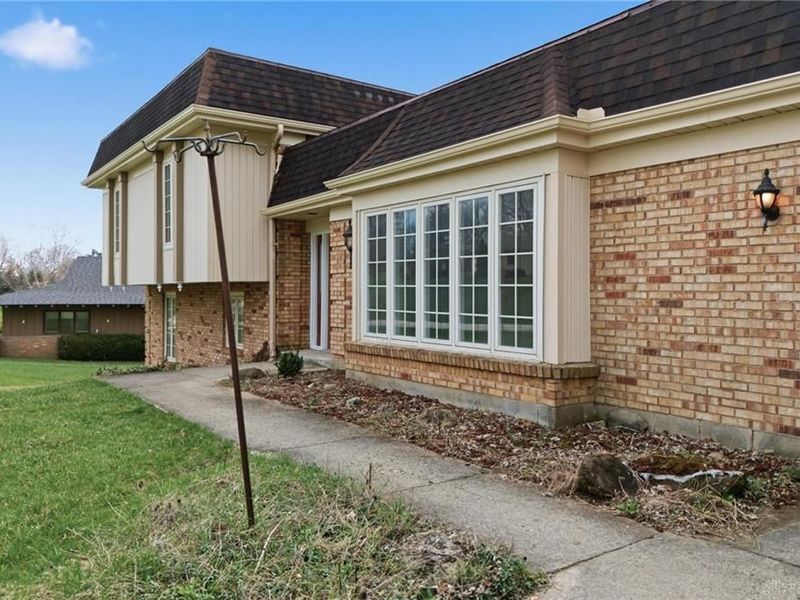 6835 Saint Laurent Circle, Washington Township, OH 45459 Photo 4