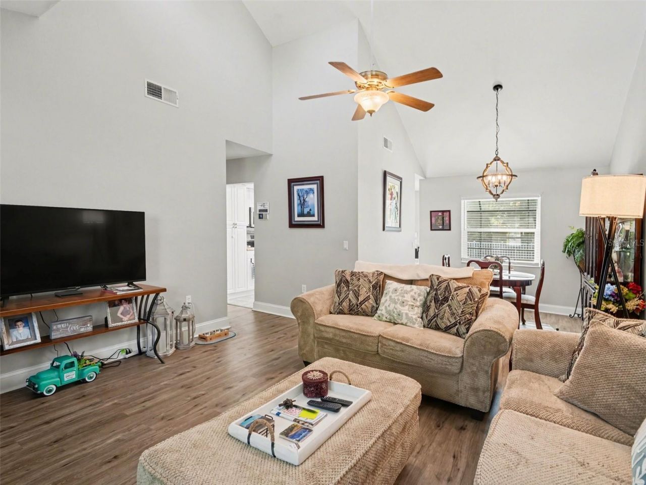 5627 35th Court E, Bradenton, FL 34203 Photo