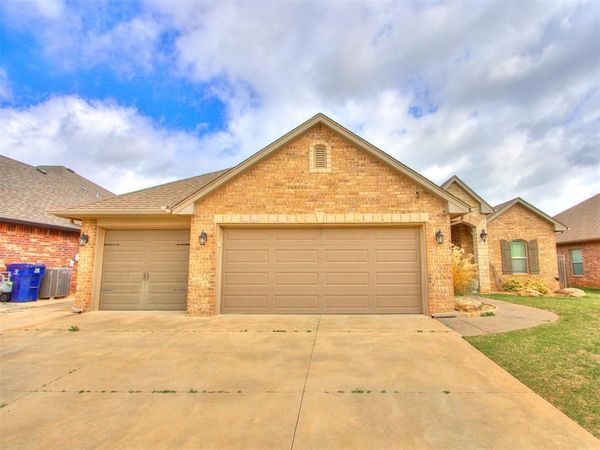 11313 SW 41st Terrace, Mustang, OK 73064