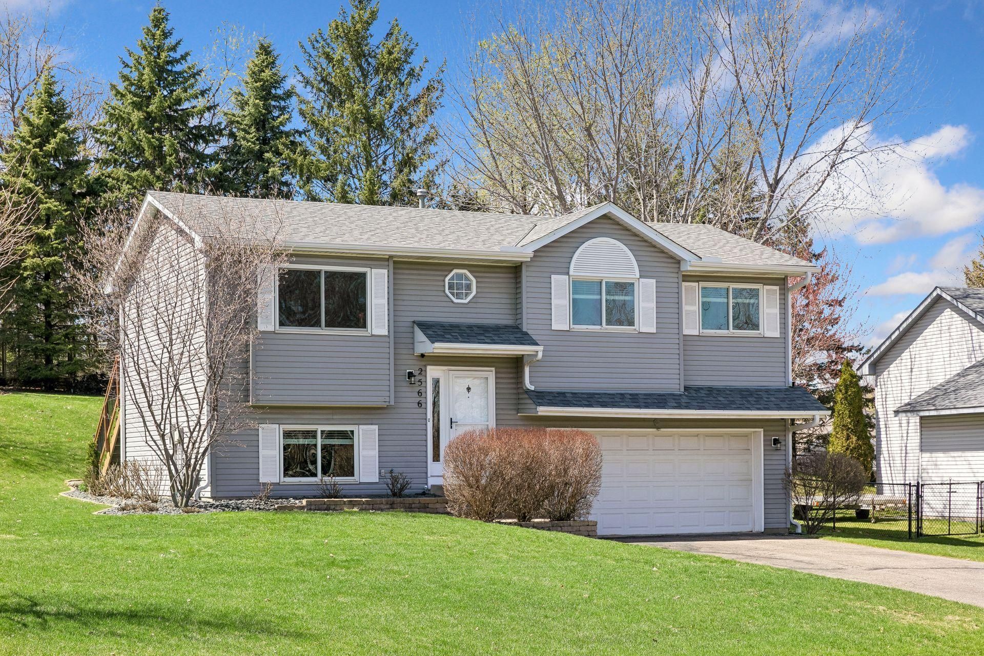 2566 Brittany Lane , Woodbury, MN 55125