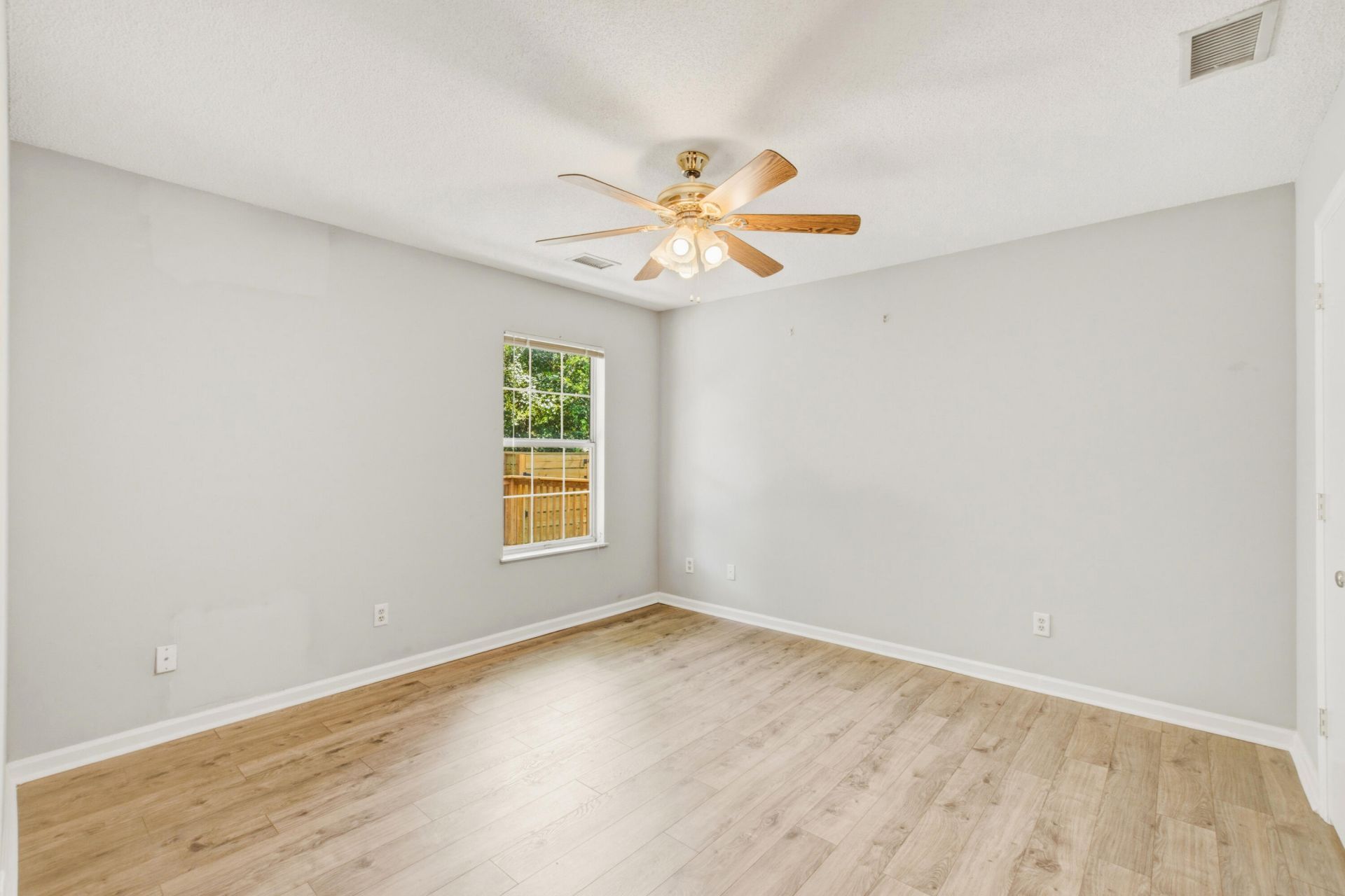 2354 Soling Court Photo 33