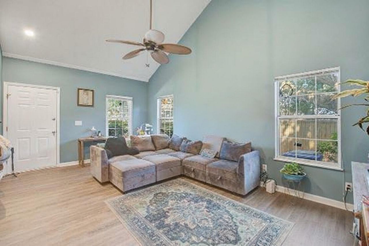 2354 Soling Court Photo 6