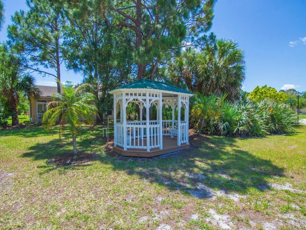 203 Briarcliff Circle, Sebastian, FL 32958 Photo