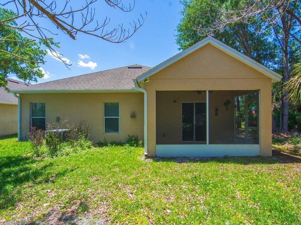 203 Briarcliff Circle, Sebastian, FL 32958 Photo