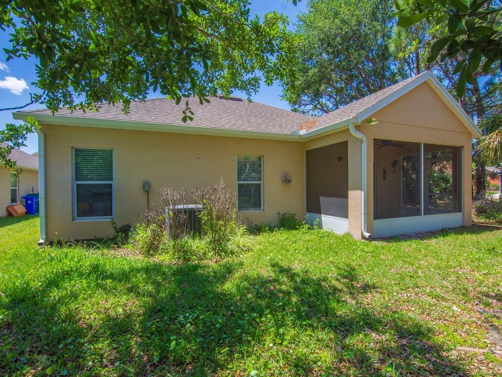 203 Briarcliff Circle, Sebastian, FL 32958 Photo