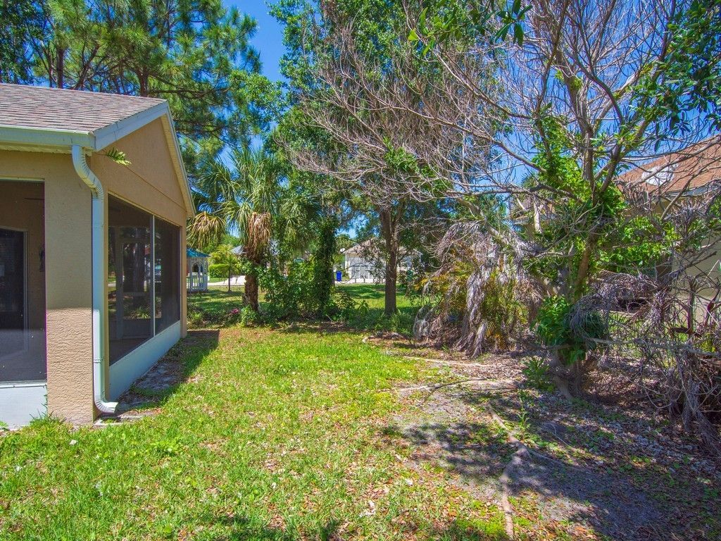 203 Briarcliff Circle, Sebastian, FL 32958 Photo