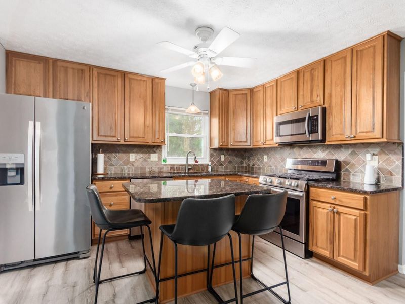 1000 Bright Star Court, Columbus, OH 43228 Photo 11