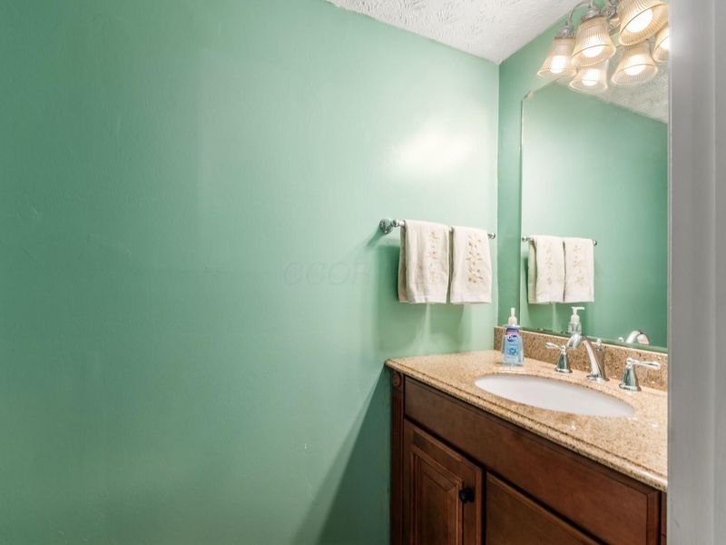 1000 Bright Star Court, Columbus, OH 43228 Photo 16