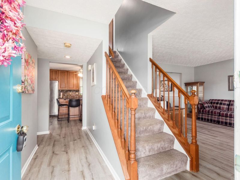 1000 Bright Star Court, Columbus, OH 43228 Photo 5