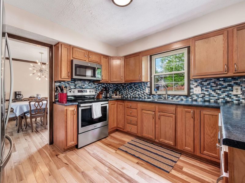 2956 Granada Hills Drive, Columbus, OH 43231 Photo 12