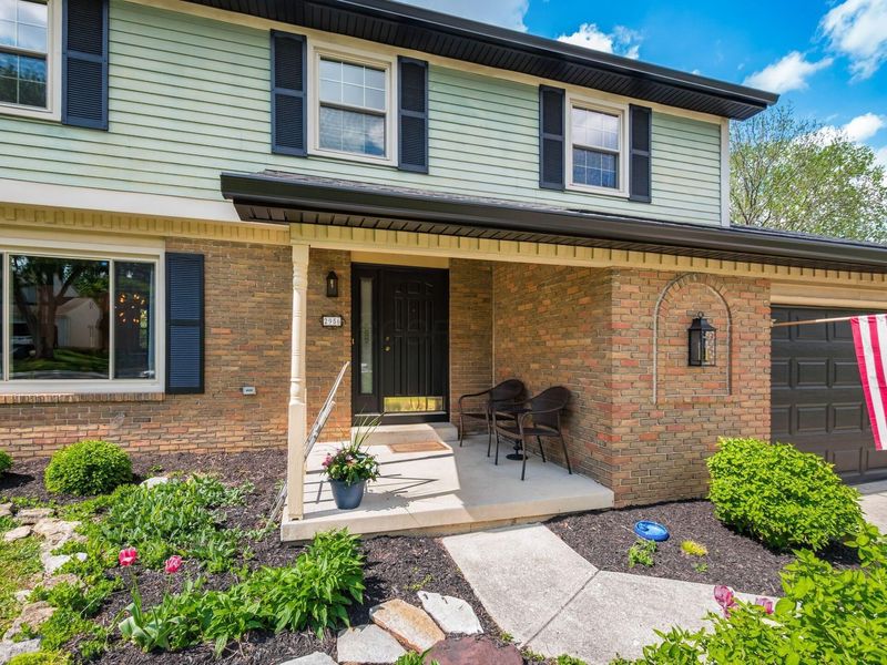 2956 Granada Hills Drive, Columbus, OH 43231 Photo 2