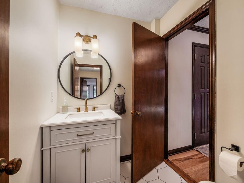 2956 Granada Hills Drive, Columbus, OH 43231 Photo 33