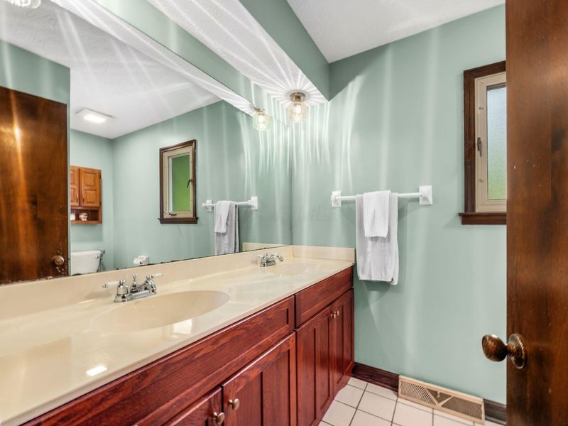 2956 Granada Hills Drive, Columbus, OH 43231 Photo 35