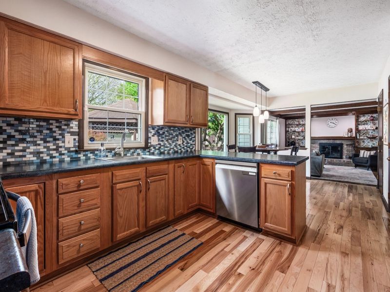 2956 Granada Hills Drive, Columbus, OH 43231 Photo 6