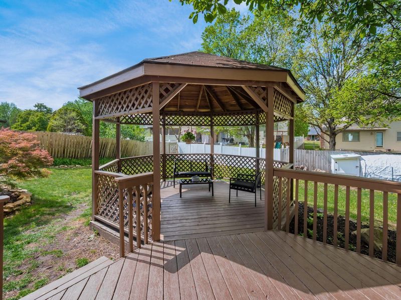 2956 Granada Hills Drive, Columbus, OH 43231 Photo 7