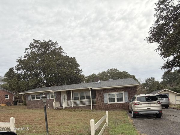 333 Holiday Hills Drive, Wilmington, NC 28409