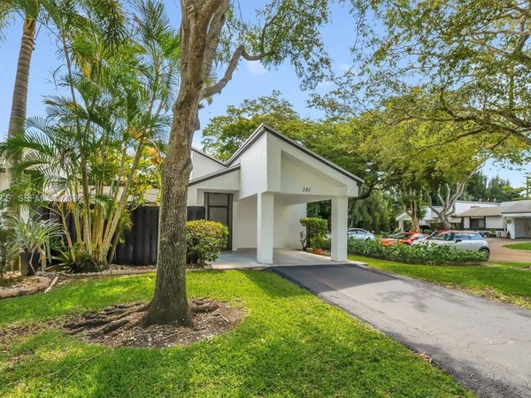 380 Fairway Cir , Unit 46, Weston, FL 33326