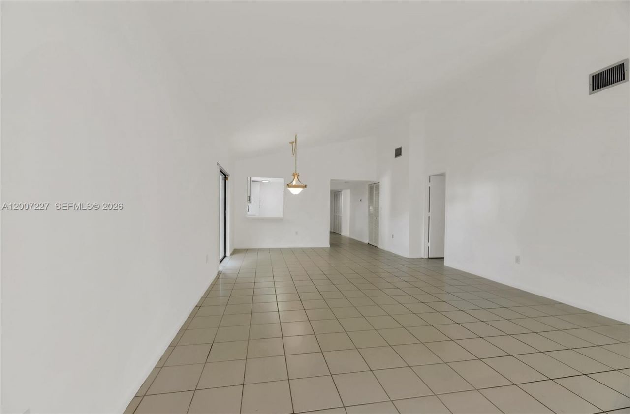 380 Fairway Cir , Unit 46, Weston, FL 33326 Photo