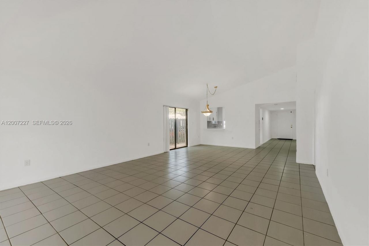 380 Fairway Cir , Unit 46, Weston, FL 33326 Photo