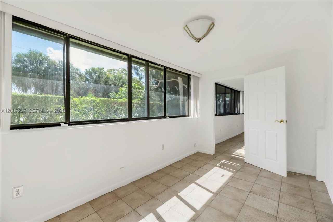 380 Fairway Cir , Unit 46, Weston, FL 33326 Photo