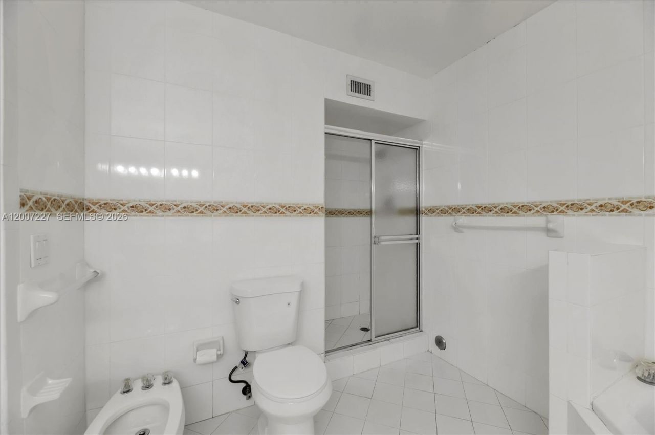 380 Fairway Cir , Unit 46, Weston, FL 33326 Photo