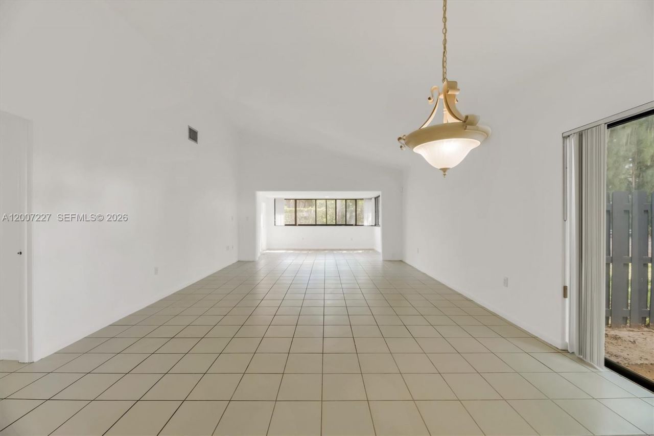 380 Fairway Cir , Unit 46, Weston, FL 33326 Photo