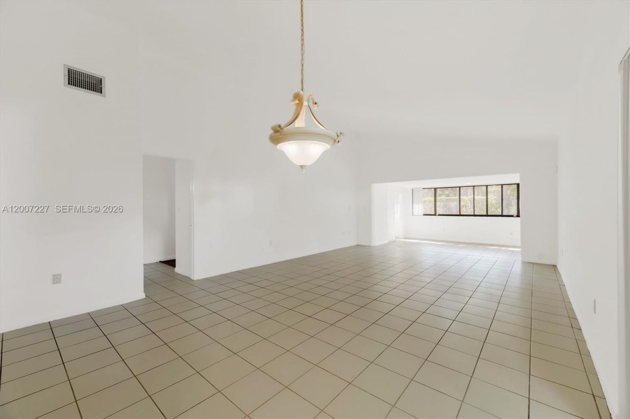 380 Fairway Cir , Unit 46, Weston, FL 33326 Photo
