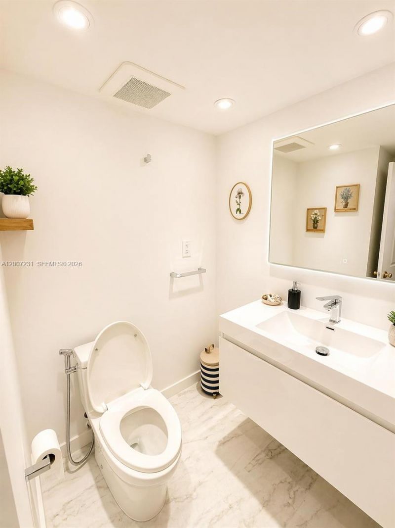 6770 Indian Creek Dr , Unit 12T, Miami Beach, FL 33141 Photo