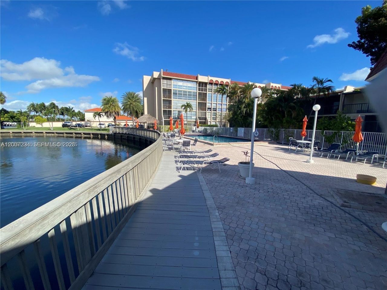 2101 Atlantic Shores Blvd, Unit 108, Hallandale Beach, FL 33009 Photo