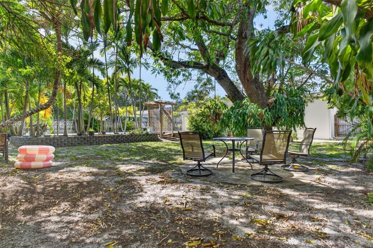 1250 NE 133rd St, North Miami, FL 33161 Photo