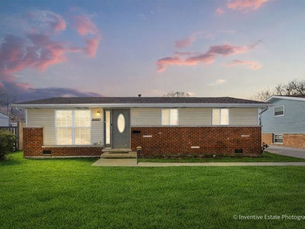 16600 OXFORD Drive , Markham, IL 60428
