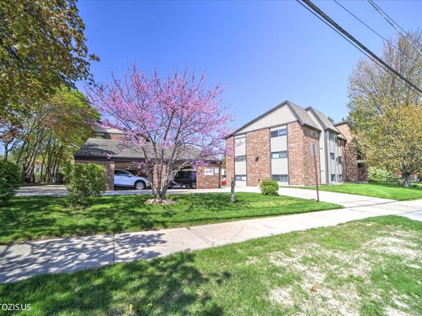 550 Vine Avenue , Unit 104, Highland Park, IL 60035