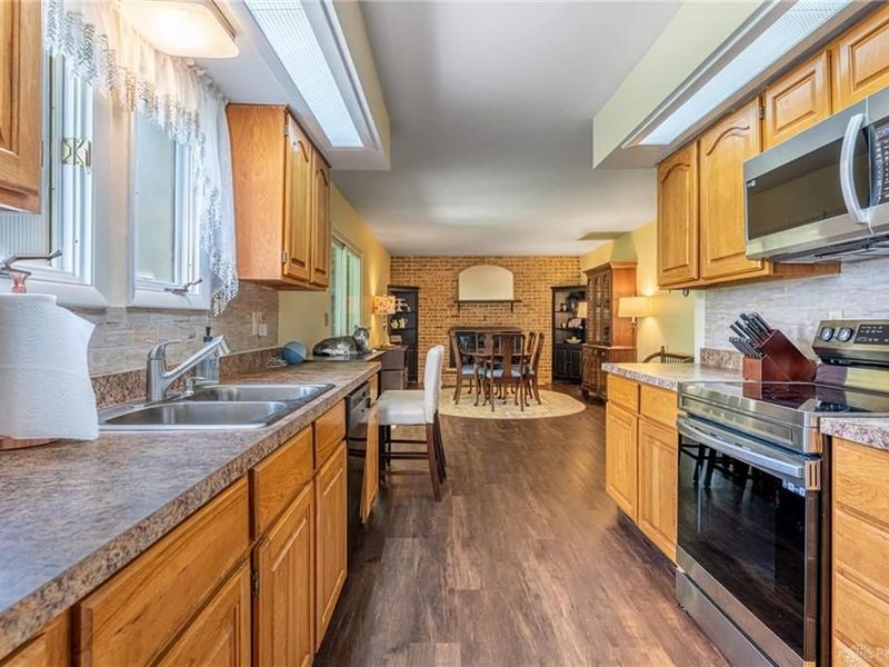 6302 7 Pines Drive, Miami Township, OH 45449 Photo 13