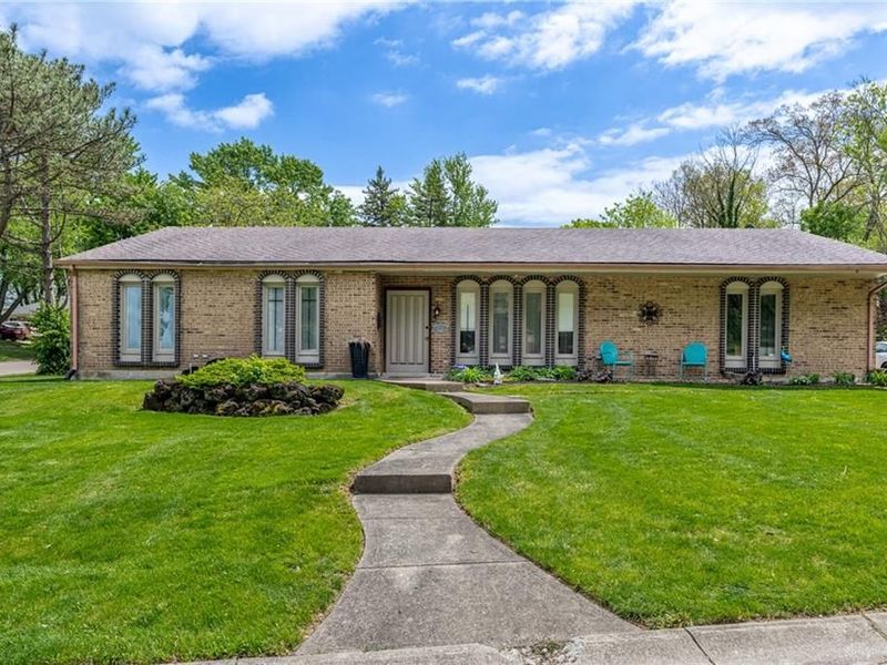 6302 7 Pines Drive, Miami Township, OH 45449 Photo 2