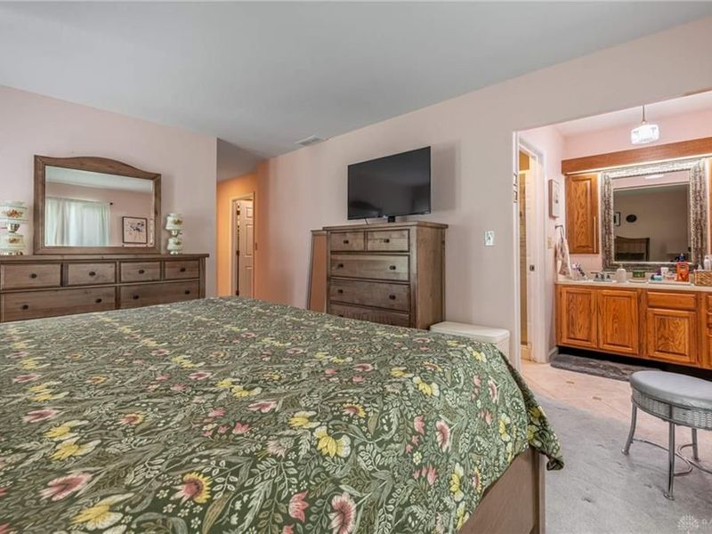 6302 7 Pines Drive, Miami Township, OH 45449 Photo 24