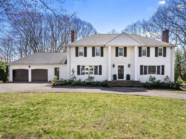 100 Albion Rd, Wellesley, MA 02481