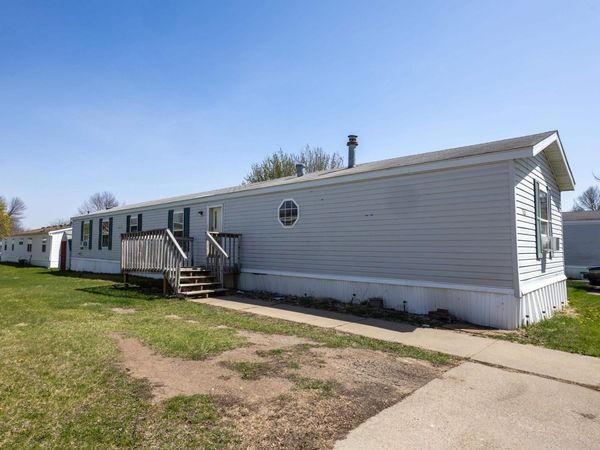 806 N Mayfield Pl, Sioux Falls, SD 57107