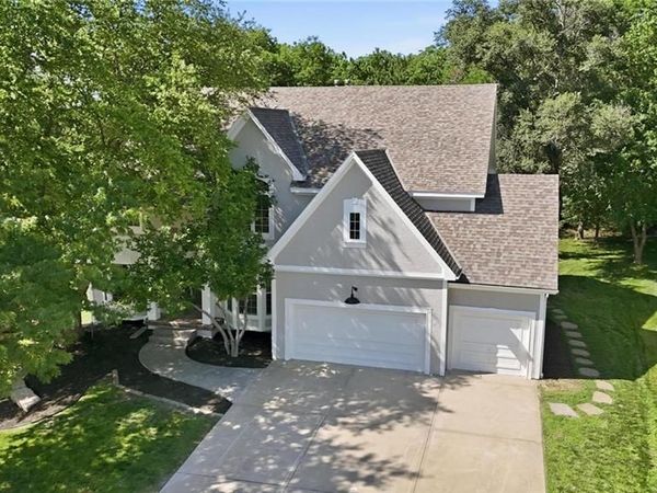 2634 SW Wintervalley Drive, Lee's Summit, MO 64081