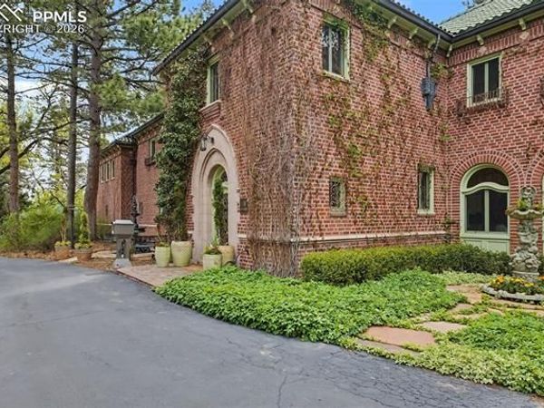 15 Elm Avenue, Colorado Springs, CO 80906