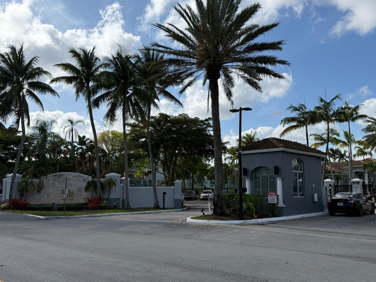 9645 NW 1st Court, Unit 205, Pembroke Pines, FL 33024 Photo