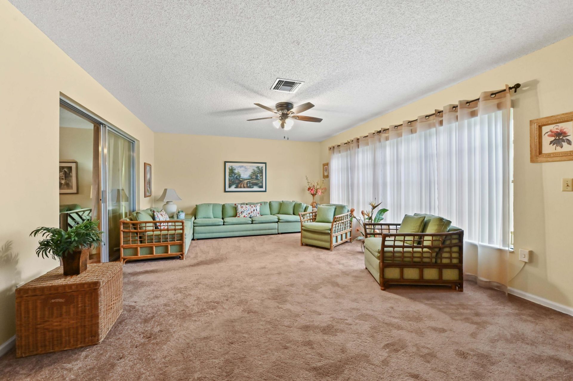 5725 Fernley Drive E, Unit 8, West Palm Beach, FL 33415 Photo