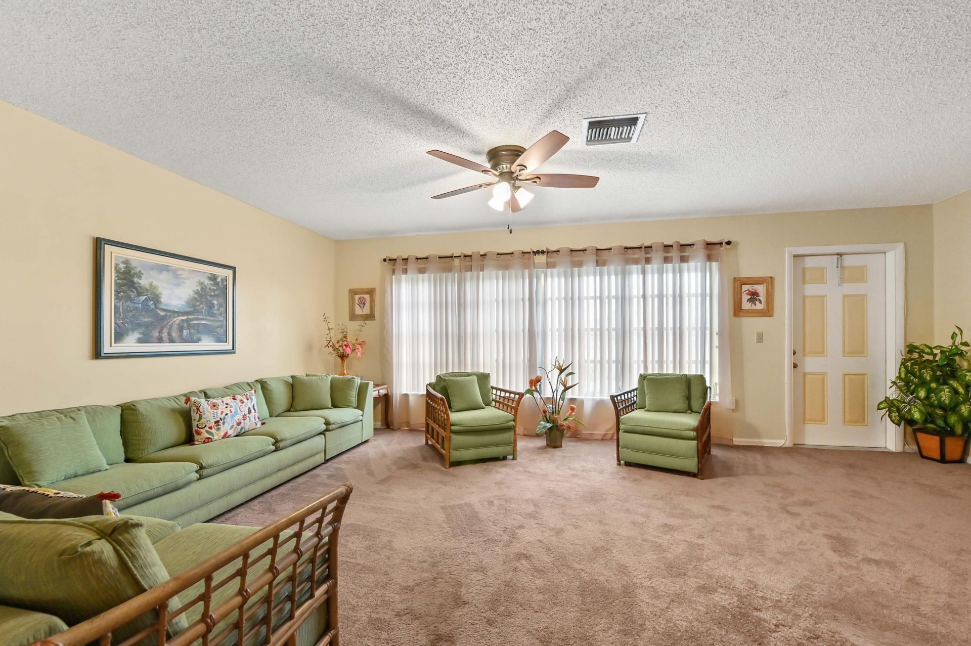 5725 Fernley Drive E, Unit 8, West Palm Beach, FL 33415 Photo