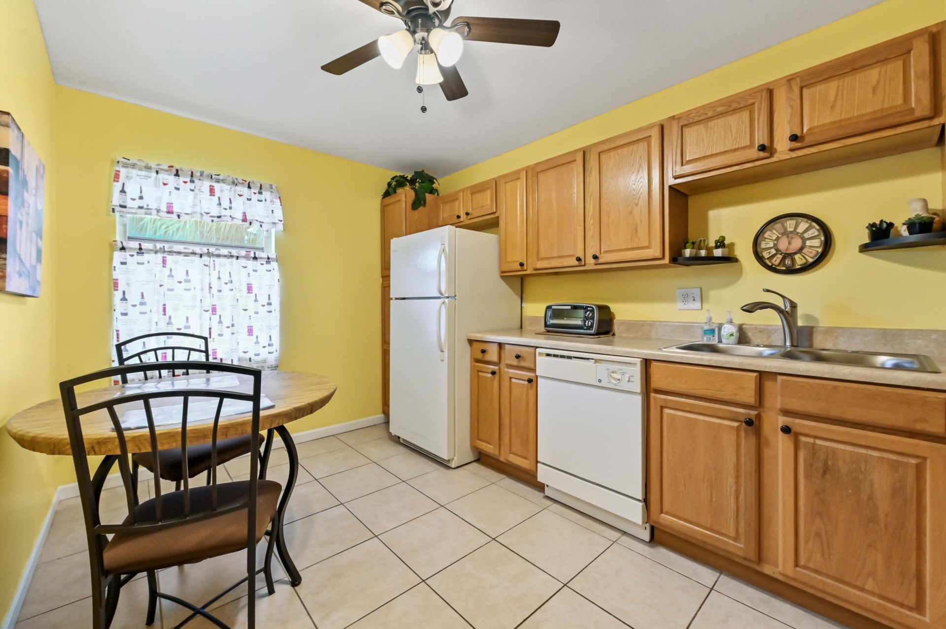 5725 Fernley Drive E, Unit 8, West Palm Beach, FL 33415 Photo