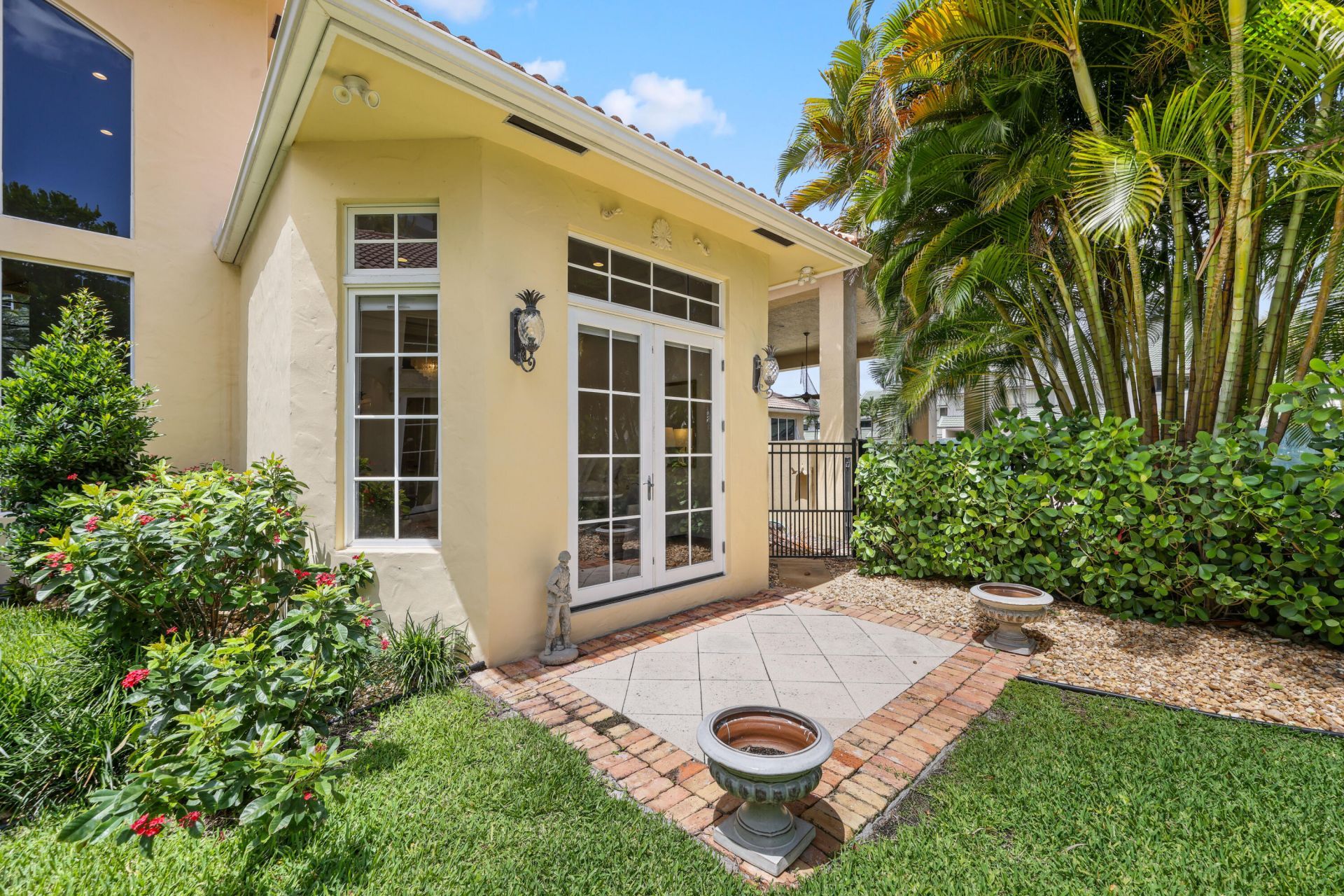 1019 Grand Court, Highland Beach, FL 33487 Photo